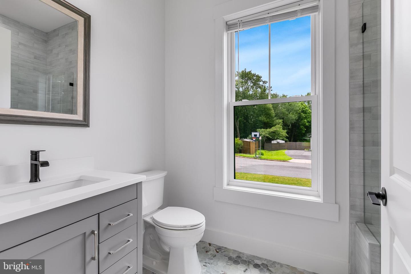 2817 DEREK RD, ALEXANDRIA, Virginia 22306, 6 Bedrooms Bedrooms, ,5 BathroomsBathrooms,Residential,For sale,2817 DEREK RD,VAFX2257250 MLS # VAFX2257250