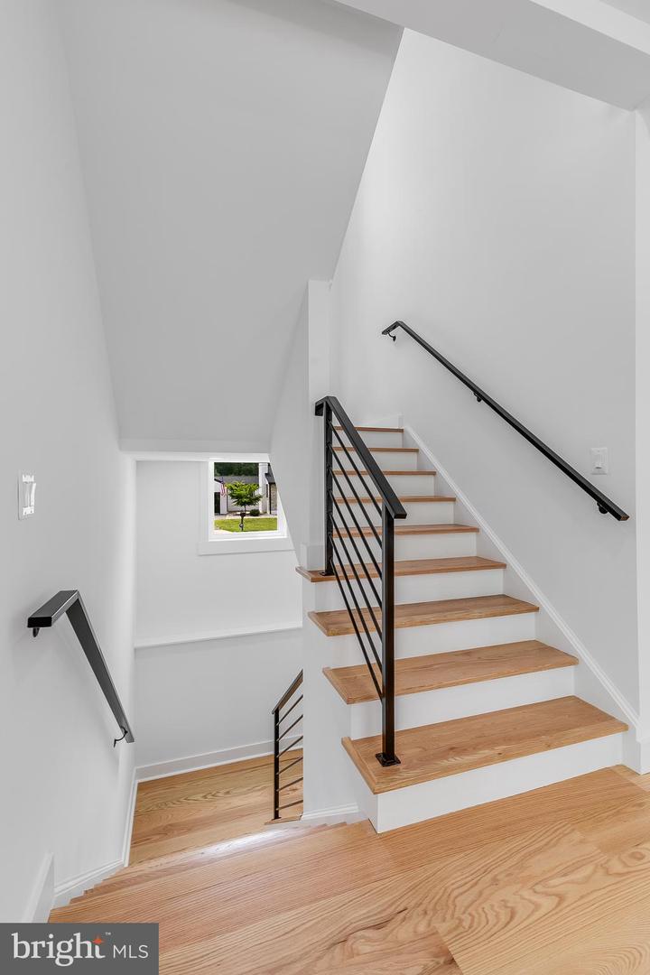 2817 DEREK RD, ALEXANDRIA, Virginia 22306, 6 Bedrooms Bedrooms, ,5 BathroomsBathrooms,Residential,For sale,2817 DEREK RD,VAFX2257250 MLS # VAFX2257250