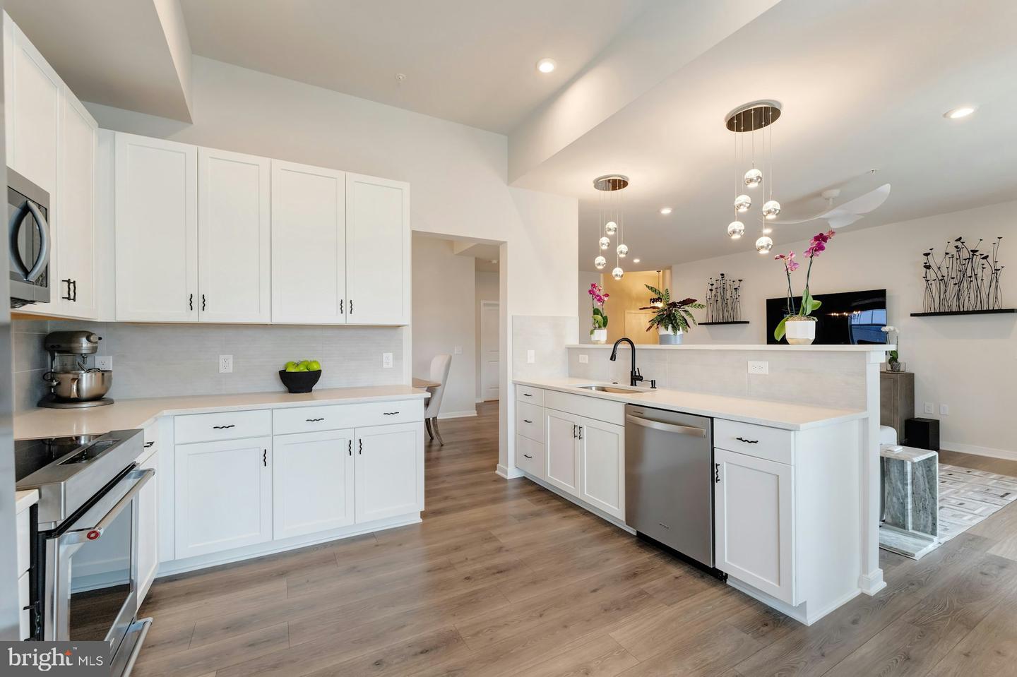 750 MOUNT AIRY TER NE #402, LEESBURG, Virginia 20176, 2 Bedrooms Bedrooms, ,2 BathroomsBathrooms,Residential,For sale,750 MOUNT AIRY TER NE #402,VALO2103068 MLS # VALO2103068
