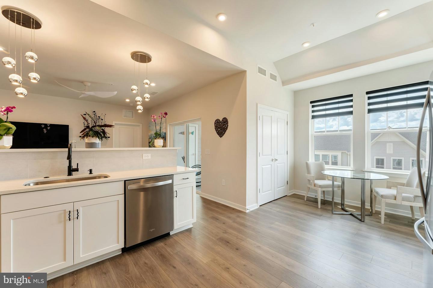 750 MOUNT AIRY TER NE #402, LEESBURG, Virginia 20176, 2 Bedrooms Bedrooms, ,2 BathroomsBathrooms,Residential,For sale,750 MOUNT AIRY TER NE #402,VALO2103068 MLS # VALO2103068