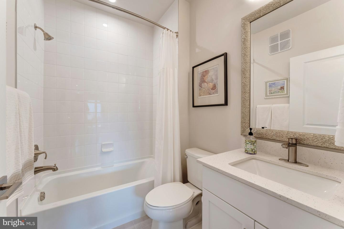 750 MOUNT AIRY TER NE #402, LEESBURG, Virginia 20176, 2 Bedrooms Bedrooms, ,2 BathroomsBathrooms,Residential,For sale,750 MOUNT AIRY TER NE #402,VALO2103068 MLS # VALO2103068