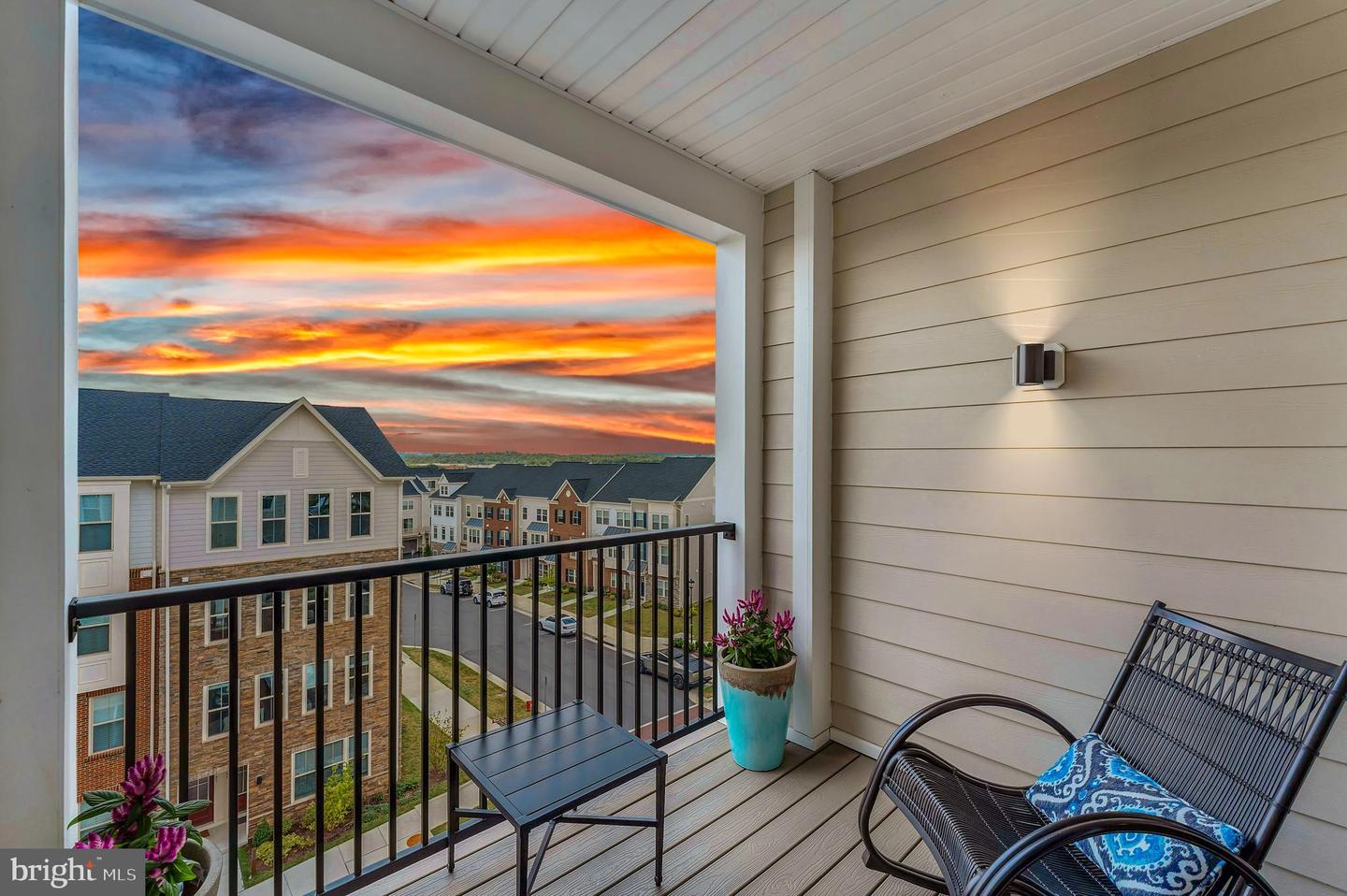 750 MOUNT AIRY TER NE #402, LEESBURG, Virginia 20176, 2 Bedrooms Bedrooms, ,2 BathroomsBathrooms,Residential,For sale,750 MOUNT AIRY TER NE #402,VALO2103068 MLS # VALO2103068
