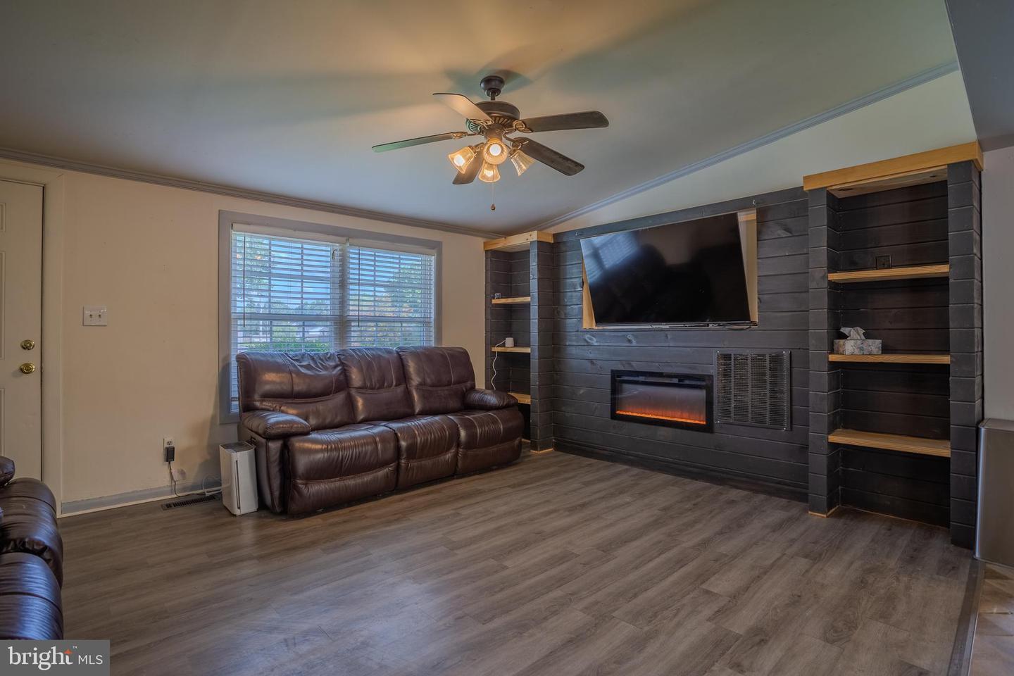 109 LAKE SEVER DR, WINCHESTER, Virginia 22603, 3 Bedrooms Bedrooms, ,2 BathroomsBathrooms,Residential,For sale,109 LAKE SEVER DR,VAFV2035644 MLS # VAFV2035644