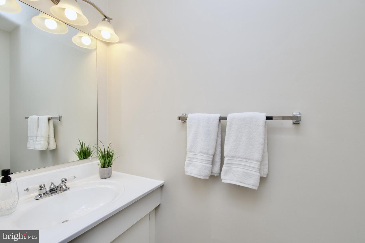 3081 HAWTHORNE DR NE #3081, WASHINGTON, District Of Columbia 20017, 2 Bedrooms Bedrooms, ,2 BathroomsBathrooms,Residential,For sale,3081 HAWTHORNE DR NE #3081,DCDC2211992 MLS # DCDC2211992
