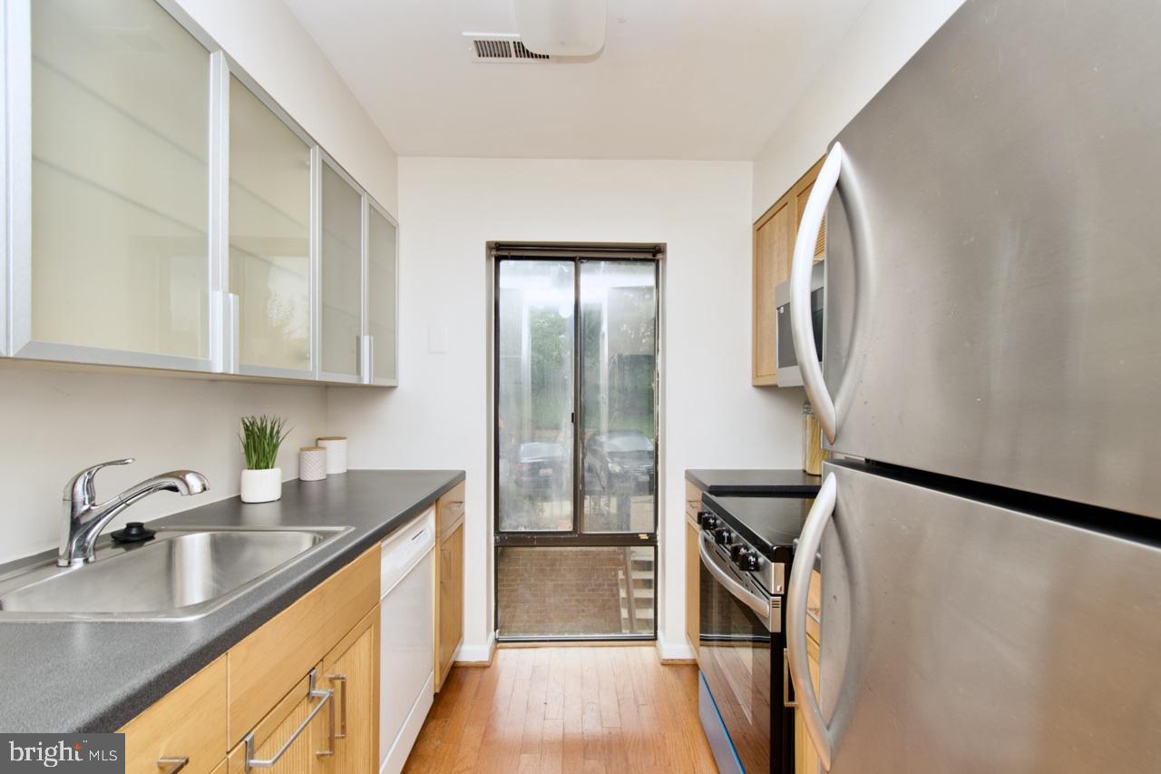 3081 HAWTHORNE DR NE #3081, WASHINGTON, District Of Columbia 20017, 2 Bedrooms Bedrooms, ,2 BathroomsBathrooms,Residential,For sale,3081 HAWTHORNE DR NE #3081,DCDC2211992 MLS # DCDC2211992