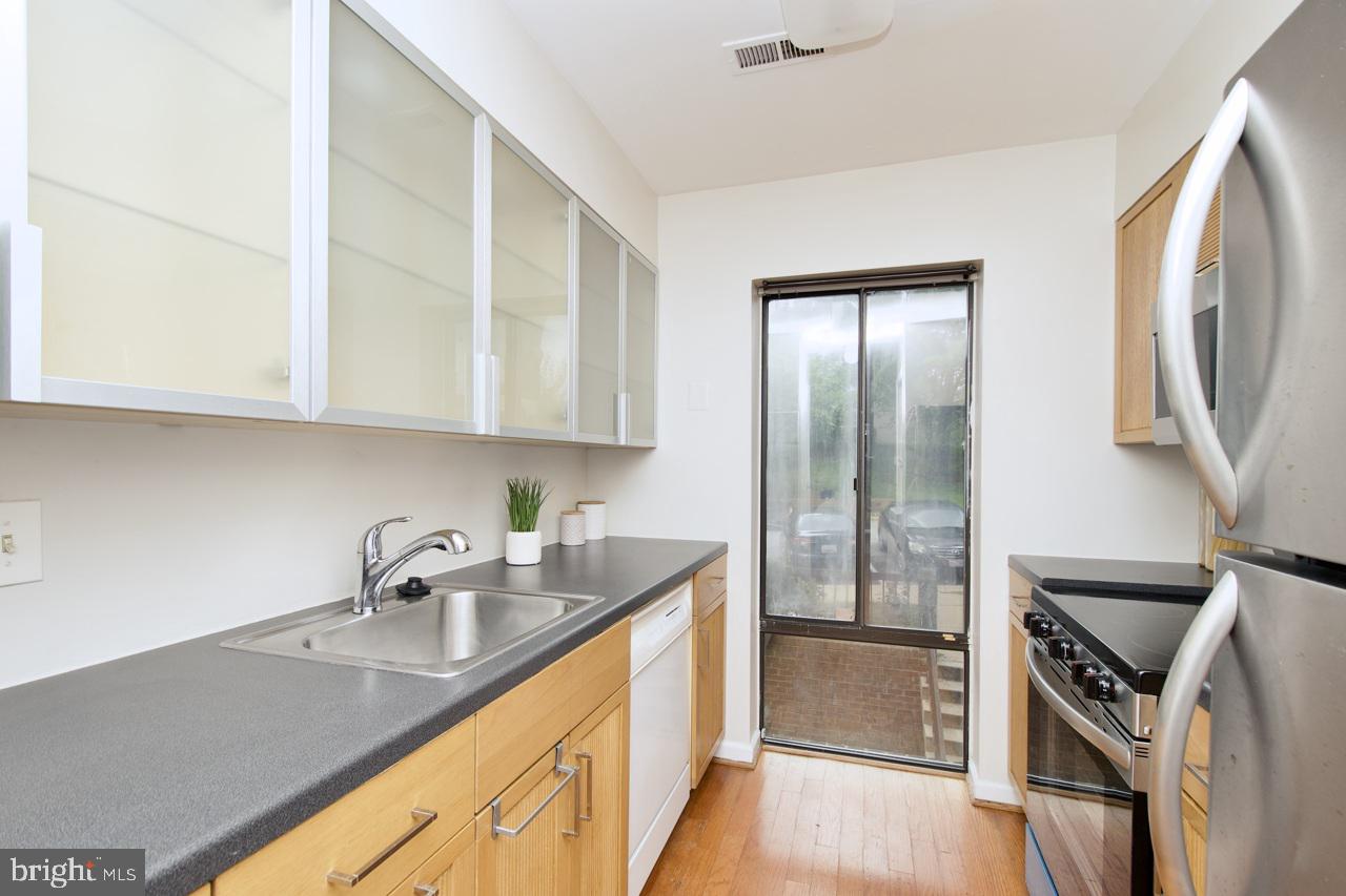 3081 HAWTHORNE DR NE #3081, WASHINGTON, District Of Columbia 20017, 2 Bedrooms Bedrooms, ,2 BathroomsBathrooms,Residential,For sale,3081 HAWTHORNE DR NE #3081,DCDC2211992 MLS # DCDC2211992