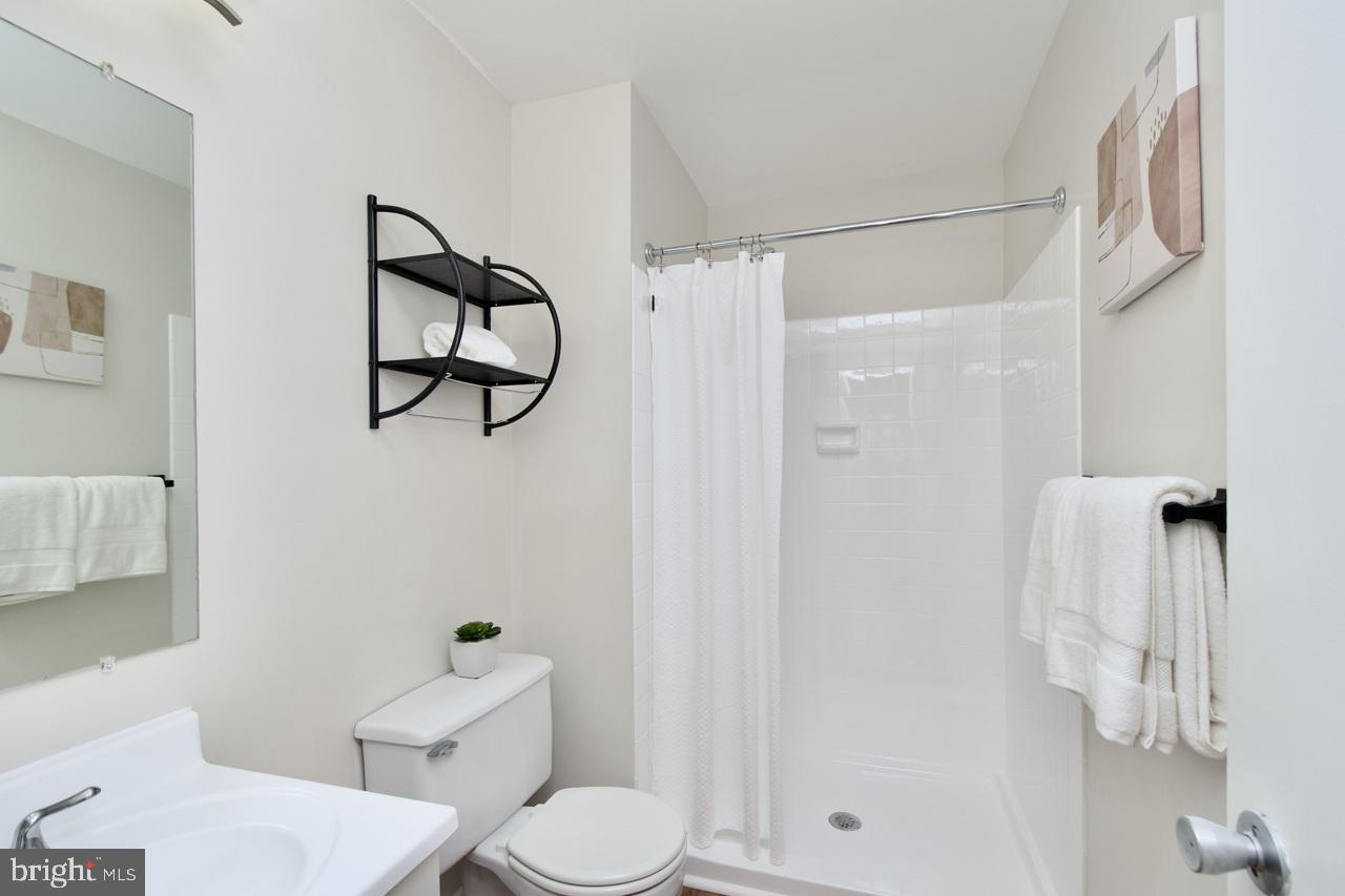 3081 HAWTHORNE DR NE #3081, WASHINGTON, District Of Columbia 20017, 2 Bedrooms Bedrooms, ,2 BathroomsBathrooms,Residential,For sale,3081 HAWTHORNE DR NE #3081,DCDC2211992 MLS # DCDC2211992
