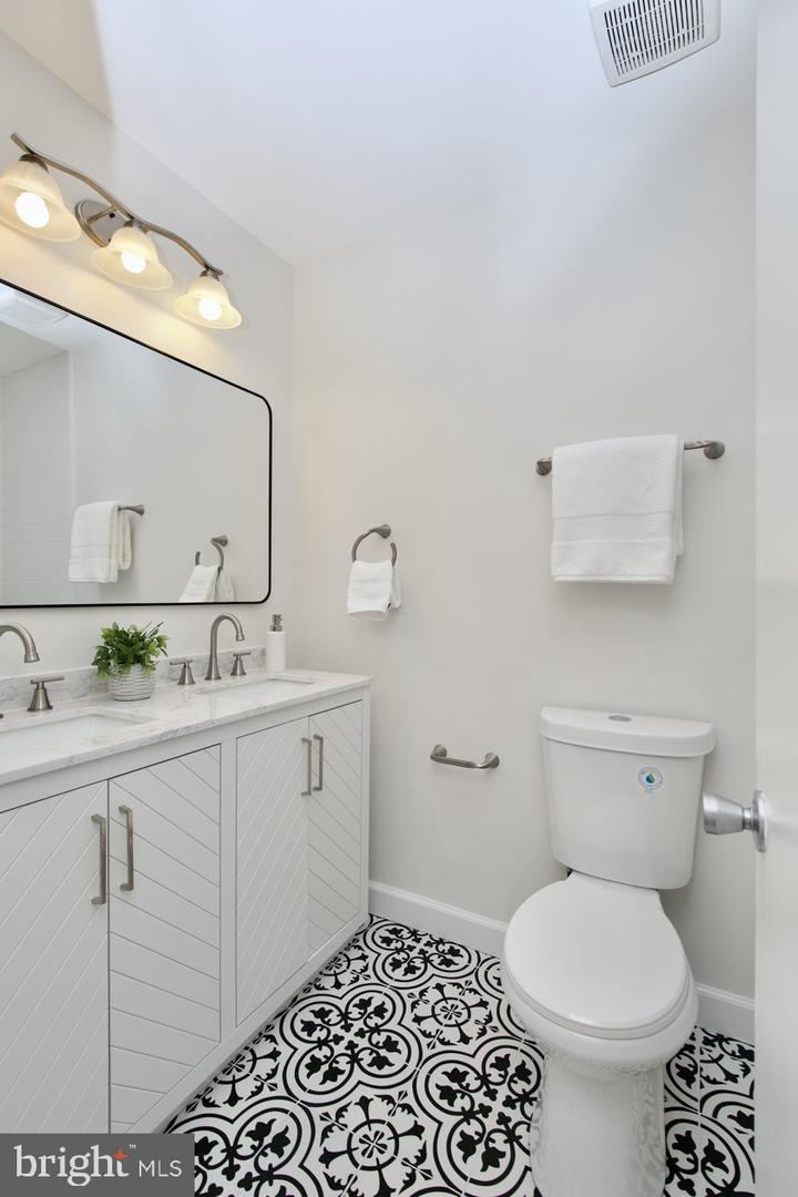 3081 HAWTHORNE DR NE #3081, WASHINGTON, District Of Columbia 20017, 2 Bedrooms Bedrooms, ,2 BathroomsBathrooms,Residential,For sale,3081 HAWTHORNE DR NE #3081,DCDC2211992 MLS # DCDC2211992