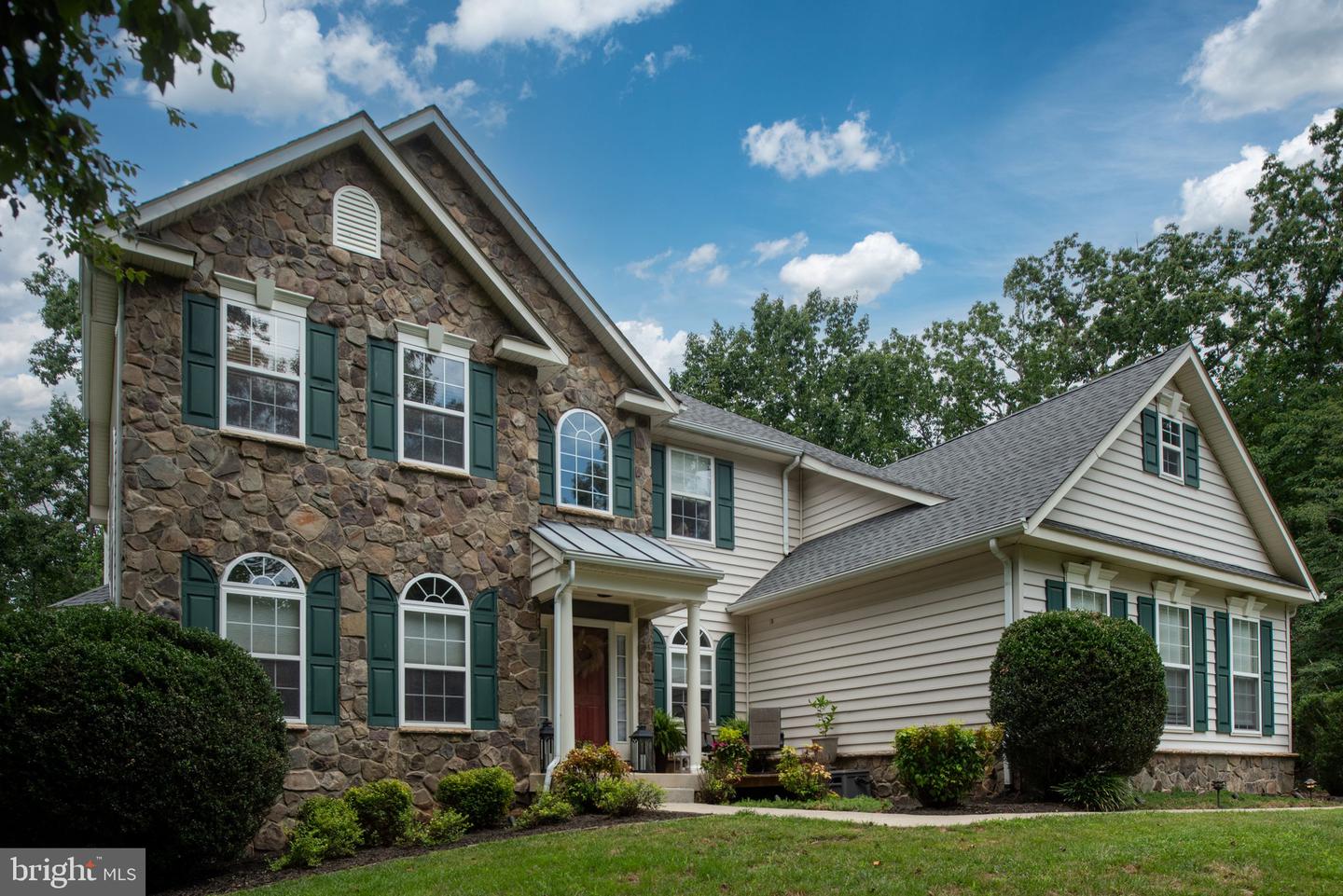 564 GENTLE BREEZE CIR, FREDERICKSBURG, Virginia 22406, 5 Bedrooms Bedrooms, ,3 BathroomsBathrooms,Residential,For sale,564 GENTLE BREEZE CIR,VAST2041104 MLS # VAST2041104