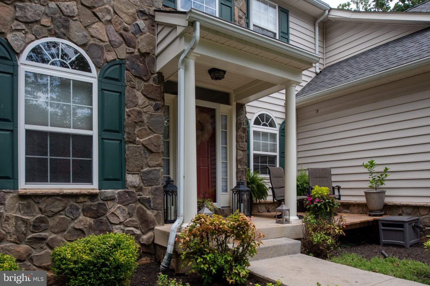 564 GENTLE BREEZE CIR, FREDERICKSBURG, Virginia 22406, 5 Bedrooms Bedrooms, ,3 BathroomsBathrooms,Residential,For sale,564 GENTLE BREEZE CIR,VAST2041104 MLS # VAST2041104