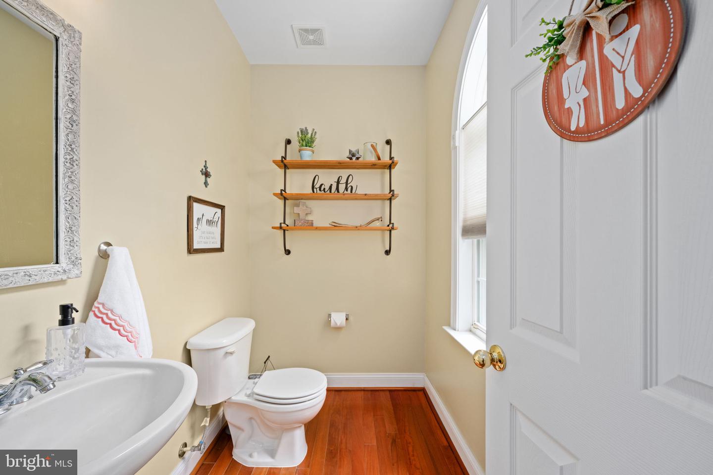 564 GENTLE BREEZE CIR, FREDERICKSBURG, Virginia 22406, 5 Bedrooms Bedrooms, ,3 BathroomsBathrooms,Residential,For sale,564 GENTLE BREEZE CIR,VAST2041104 MLS # VAST2041104