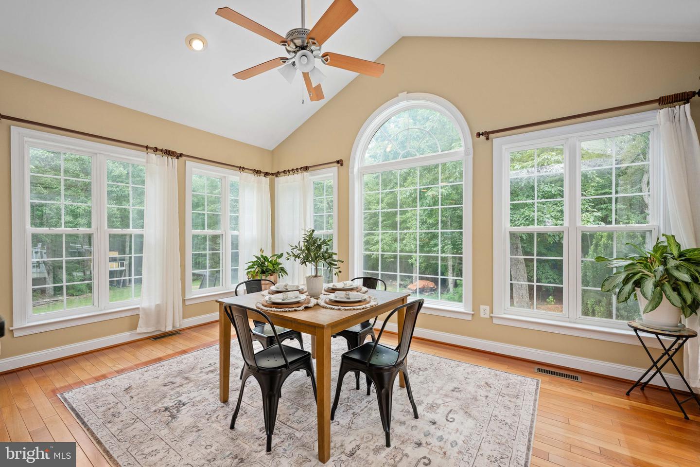 564 GENTLE BREEZE CIR, FREDERICKSBURG, Virginia 22406, 5 Bedrooms Bedrooms, ,3 BathroomsBathrooms,Residential,For sale,564 GENTLE BREEZE CIR,VAST2041104 MLS # VAST2041104