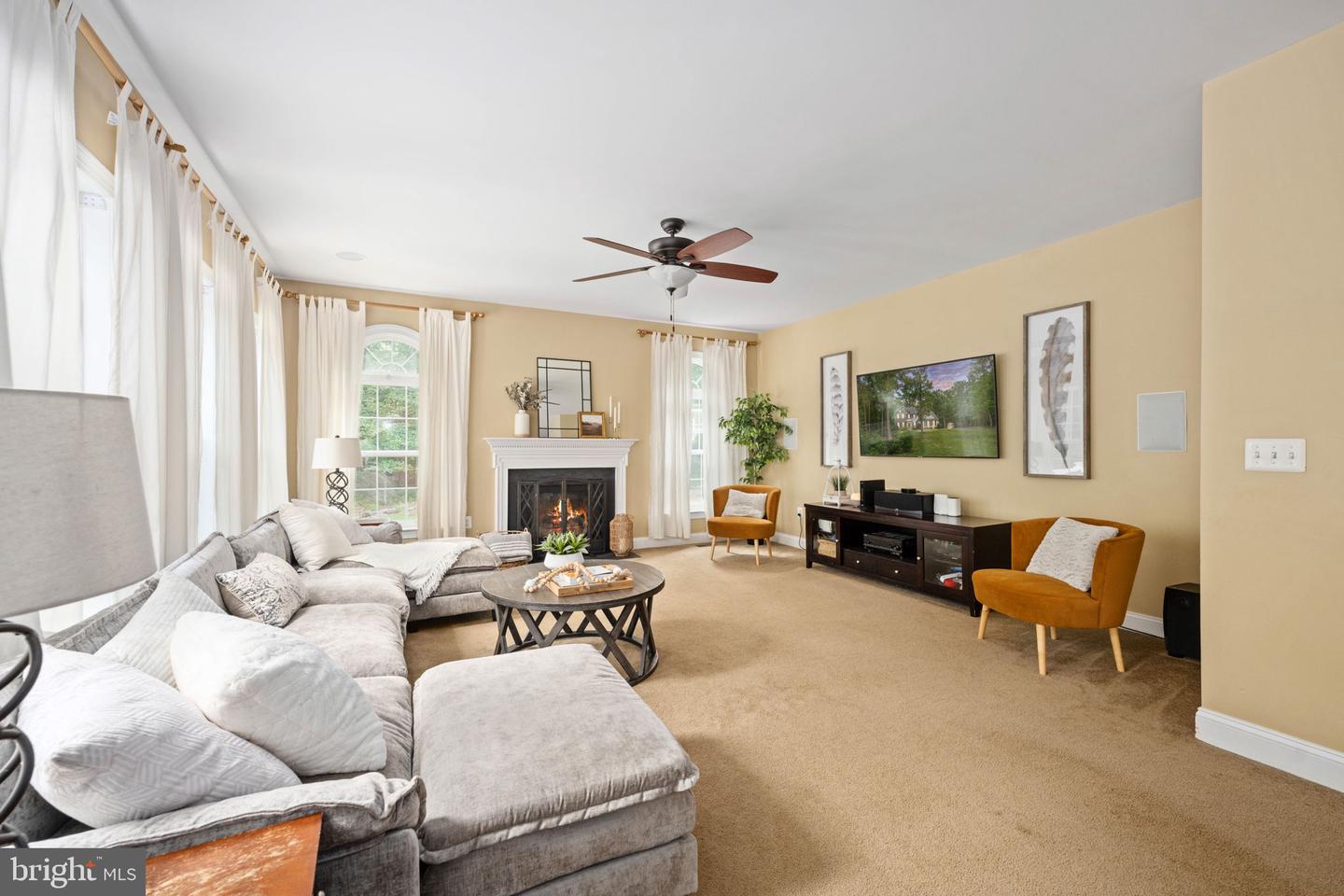 564 GENTLE BREEZE CIR, FREDERICKSBURG, Virginia 22406, 5 Bedrooms Bedrooms, ,3 BathroomsBathrooms,Residential,For sale,564 GENTLE BREEZE CIR,VAST2041104 MLS # VAST2041104
