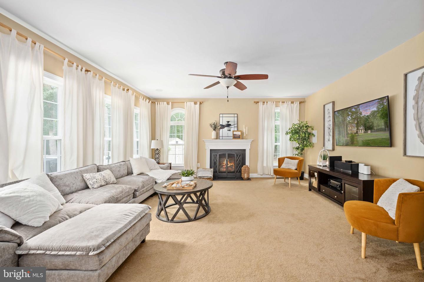 564 GENTLE BREEZE CIR, FREDERICKSBURG, Virginia 22406, 5 Bedrooms Bedrooms, ,3 BathroomsBathrooms,Residential,For sale,564 GENTLE BREEZE CIR,VAST2041104 MLS # VAST2041104
