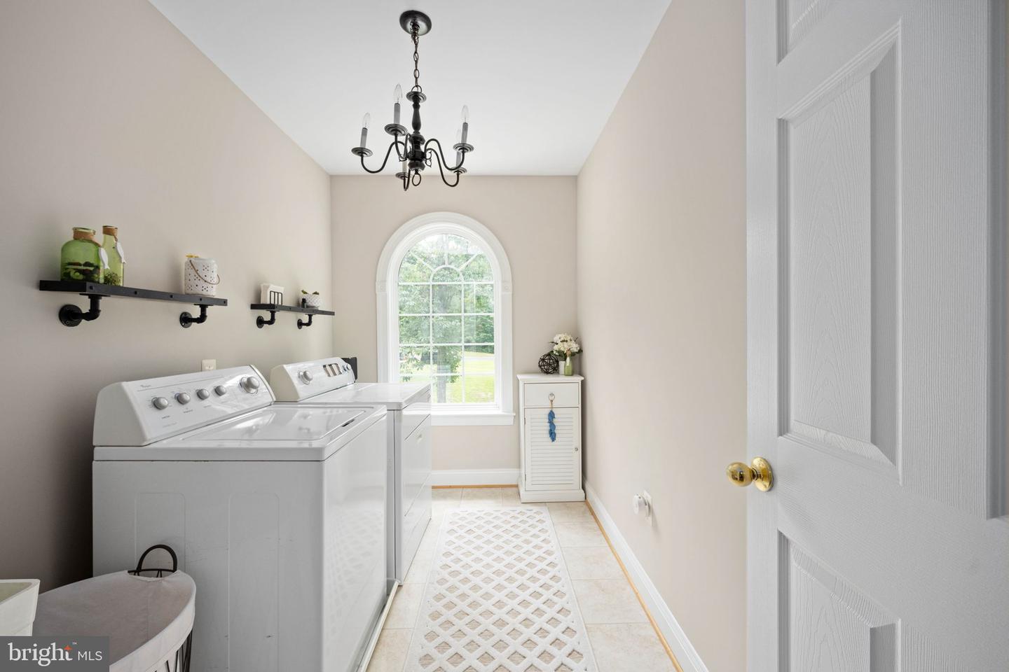 564 GENTLE BREEZE CIR, FREDERICKSBURG, Virginia 22406, 5 Bedrooms Bedrooms, ,3 BathroomsBathrooms,Residential,For sale,564 GENTLE BREEZE CIR,VAST2041104 MLS # VAST2041104