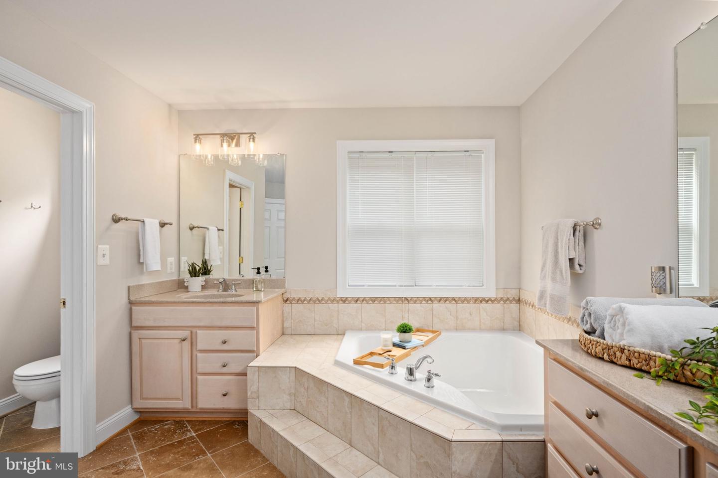564 GENTLE BREEZE CIR, FREDERICKSBURG, Virginia 22406, 5 Bedrooms Bedrooms, ,3 BathroomsBathrooms,Residential,For sale,564 GENTLE BREEZE CIR,VAST2041104 MLS # VAST2041104