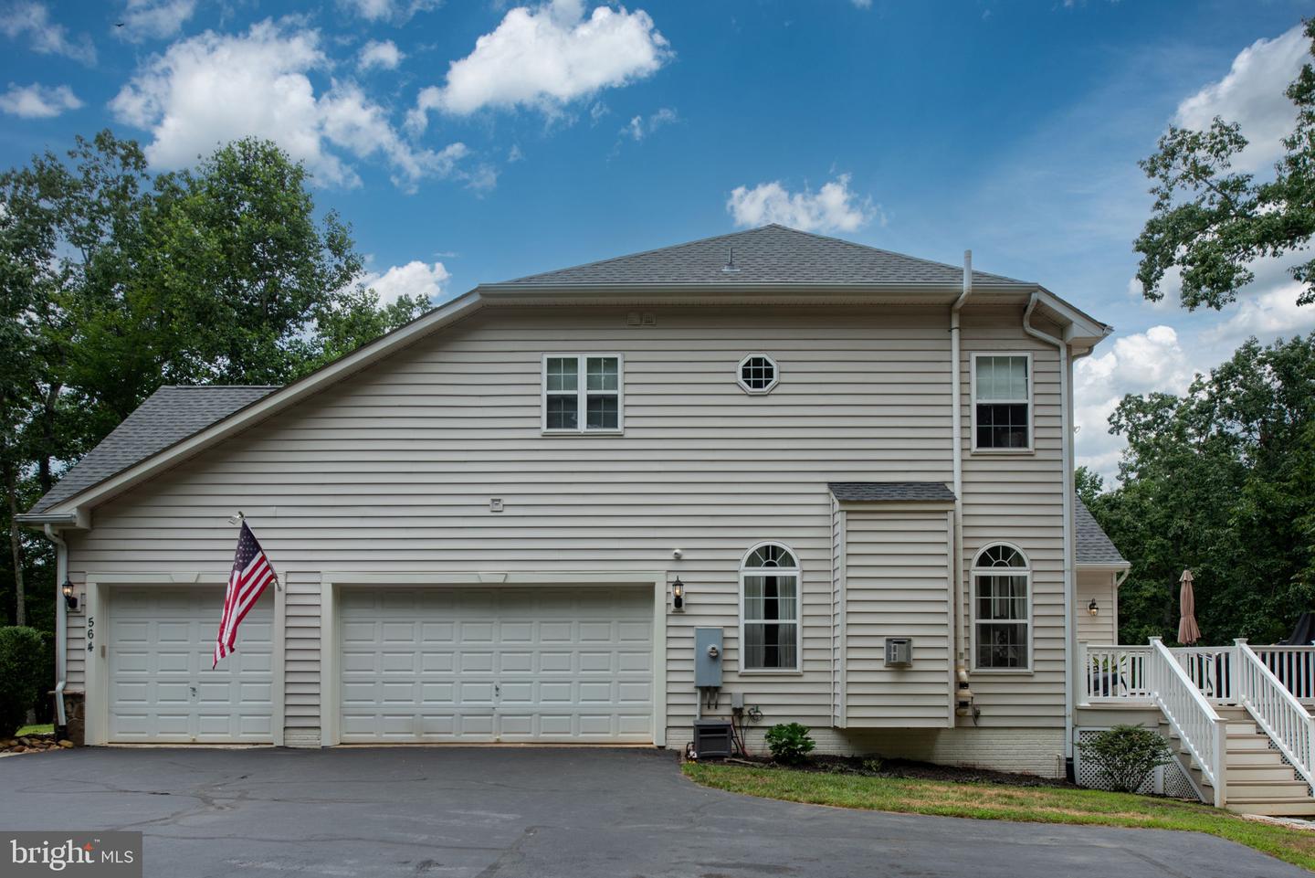 564 GENTLE BREEZE CIR, FREDERICKSBURG, Virginia 22406, 5 Bedrooms Bedrooms, ,3 BathroomsBathrooms,Residential,For sale,564 GENTLE BREEZE CIR,VAST2041104 MLS # VAST2041104