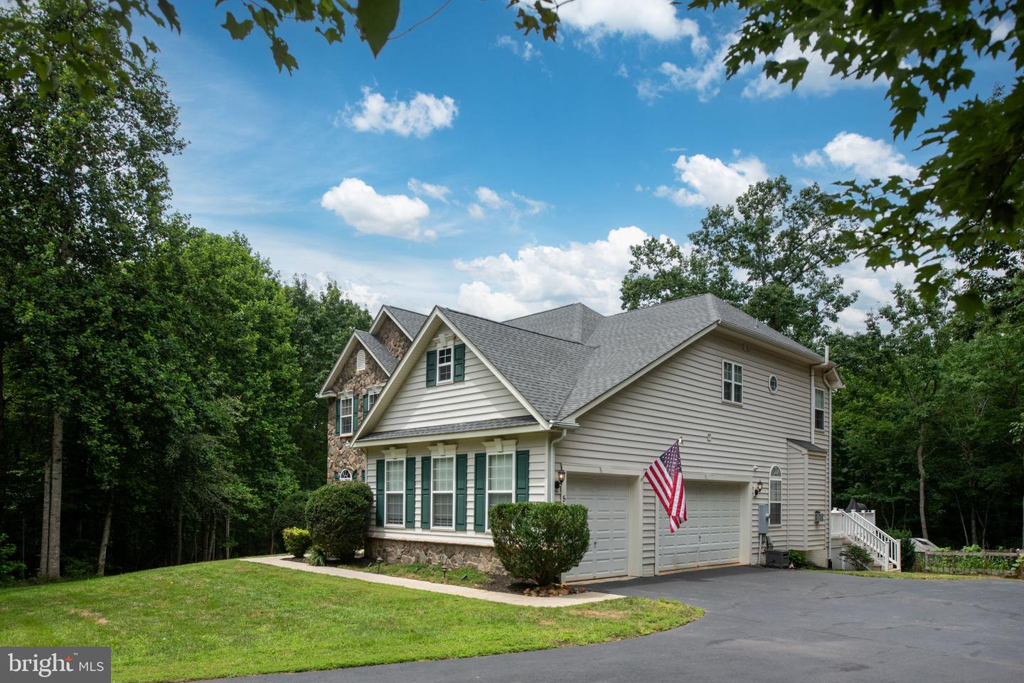 564 GENTLE BREEZE CIR, FREDERICKSBURG, Virginia 22406, 5 Bedrooms Bedrooms, ,3 BathroomsBathrooms,Residential,For sale,564 GENTLE BREEZE CIR,VAST2041104 MLS # VAST2041104