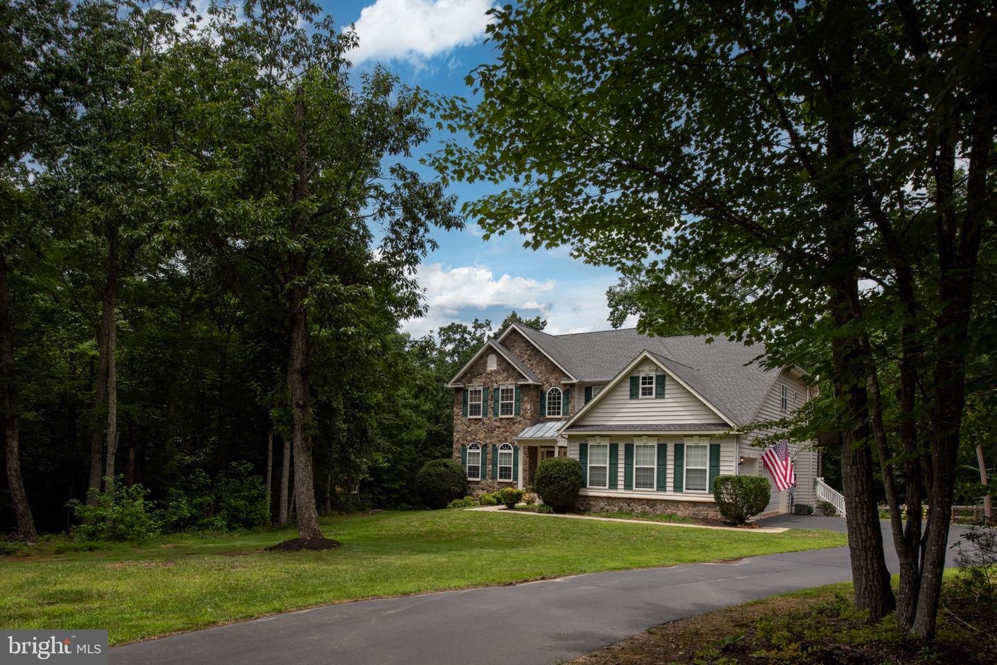 564 GENTLE BREEZE CIR, FREDERICKSBURG, Virginia 22406, 5 Bedrooms Bedrooms, ,3 BathroomsBathrooms,Residential,For sale,564 GENTLE BREEZE CIR,VAST2041104 MLS # VAST2041104