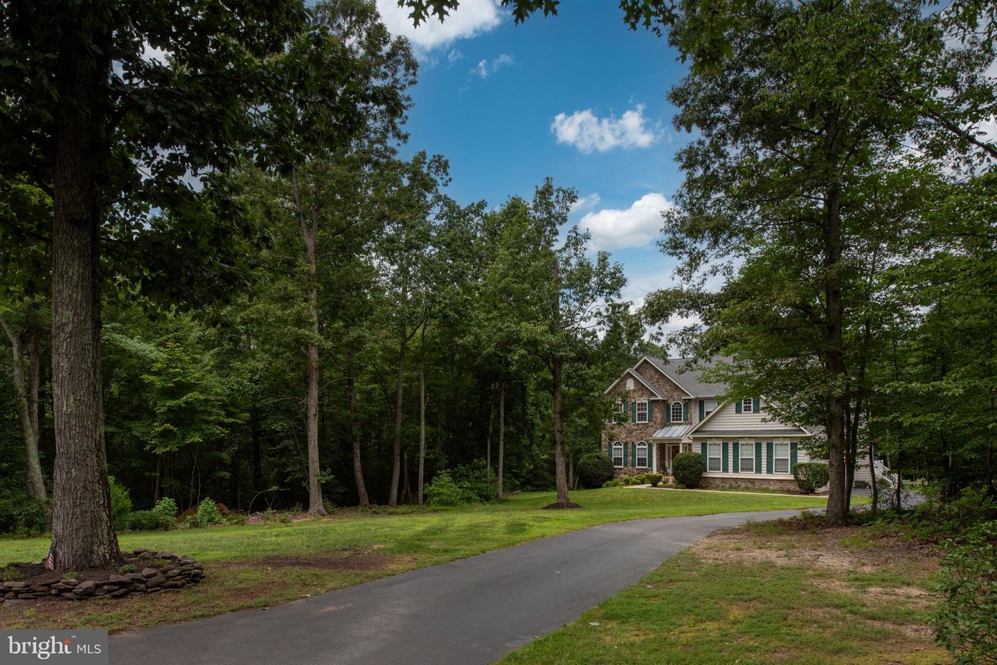 564 GENTLE BREEZE CIR, FREDERICKSBURG, Virginia 22406, 5 Bedrooms Bedrooms, ,3 BathroomsBathrooms,Residential,For sale,564 GENTLE BREEZE CIR,VAST2041104 MLS # VAST2041104