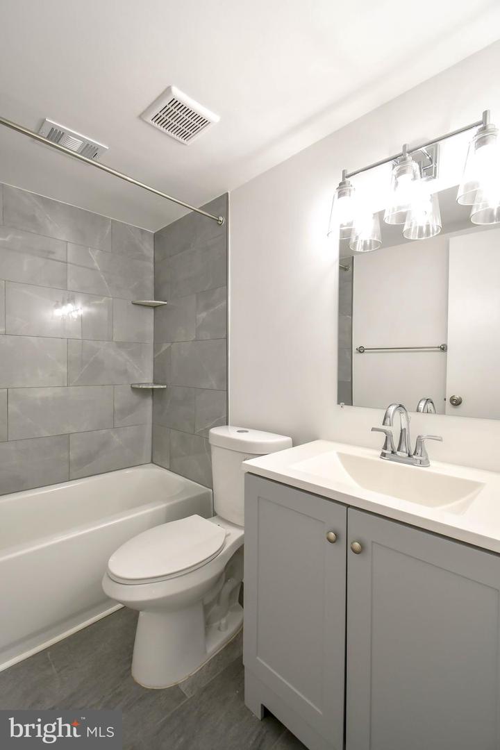 7841 ENOLA #TA7, MCLEAN, Virginia 22102, 2 Bedrooms Bedrooms, ,2 BathroomsBathrooms,Residential,For sale,7841 ENOLA #TA7,VAFX2257502 MLS # VAFX2257502