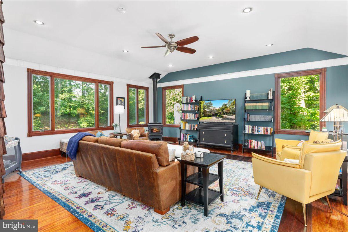 8501 COUNTRY CLUB LN, WARRENTON, Virginia 20186, 5 Bedrooms Bedrooms, ,4 BathroomsBathrooms,Residential,For sale,8501 COUNTRY CLUB LN,VAFQ2017602 MLS # VAFQ2017602