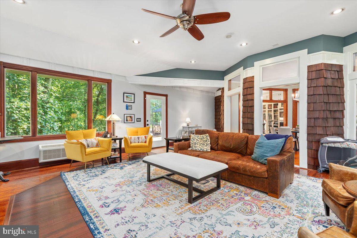 8501 COUNTRY CLUB LN, WARRENTON, Virginia 20186, 5 Bedrooms Bedrooms, ,4 BathroomsBathrooms,Residential,For sale,8501 COUNTRY CLUB LN,VAFQ2017602 MLS # VAFQ2017602