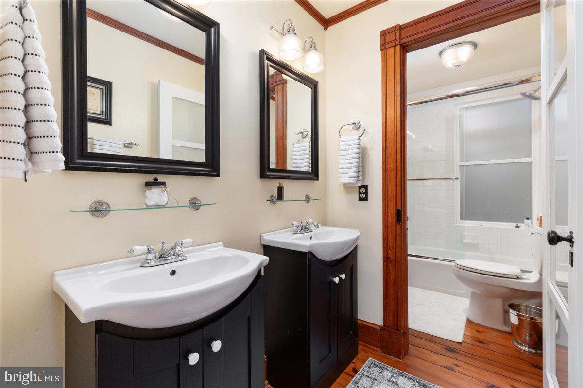 8501 COUNTRY CLUB LN, WARRENTON, Virginia 20186, 5 Bedrooms Bedrooms, ,4 BathroomsBathrooms,Residential,For sale,8501 COUNTRY CLUB LN,VAFQ2017602 MLS # VAFQ2017602