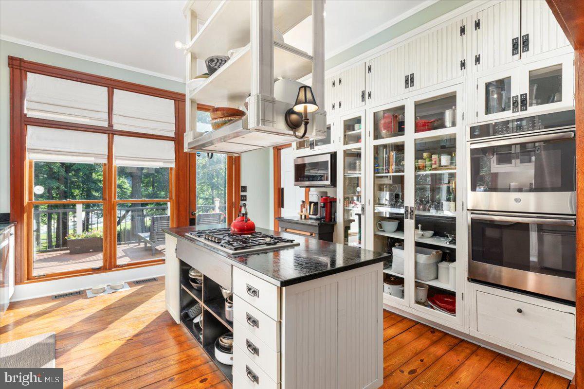 8501 COUNTRY CLUB LN, WARRENTON, Virginia 20186, 5 Bedrooms Bedrooms, ,4 BathroomsBathrooms,Residential,For sale,8501 COUNTRY CLUB LN,VAFQ2017602 MLS # VAFQ2017602