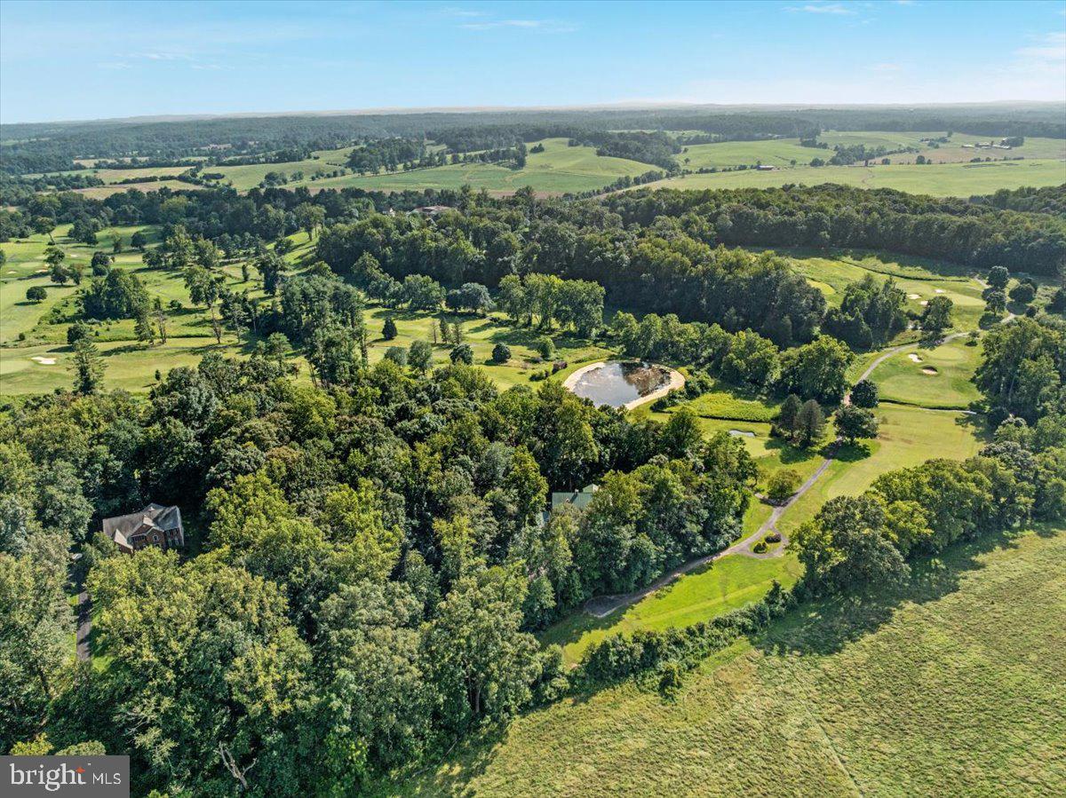 8501 COUNTRY CLUB LN, WARRENTON, Virginia 20186, 5 Bedrooms Bedrooms, ,4 BathroomsBathrooms,Residential,For sale,8501 COUNTRY CLUB LN,VAFQ2017602 MLS # VAFQ2017602