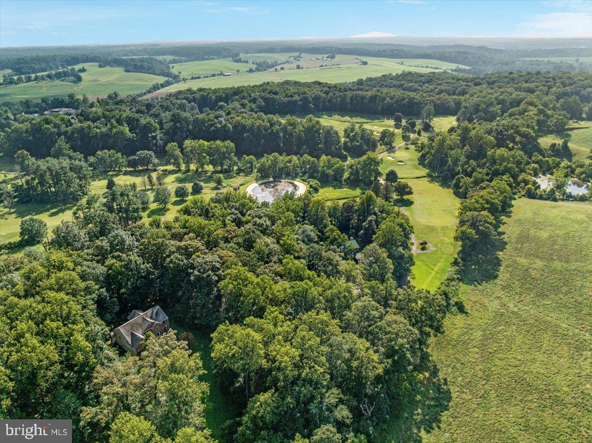 8501 COUNTRY CLUB LN, WARRENTON, Virginia 20186, 5 Bedrooms Bedrooms, ,4 BathroomsBathrooms,Residential,For sale,8501 COUNTRY CLUB LN,VAFQ2017602 MLS # VAFQ2017602
