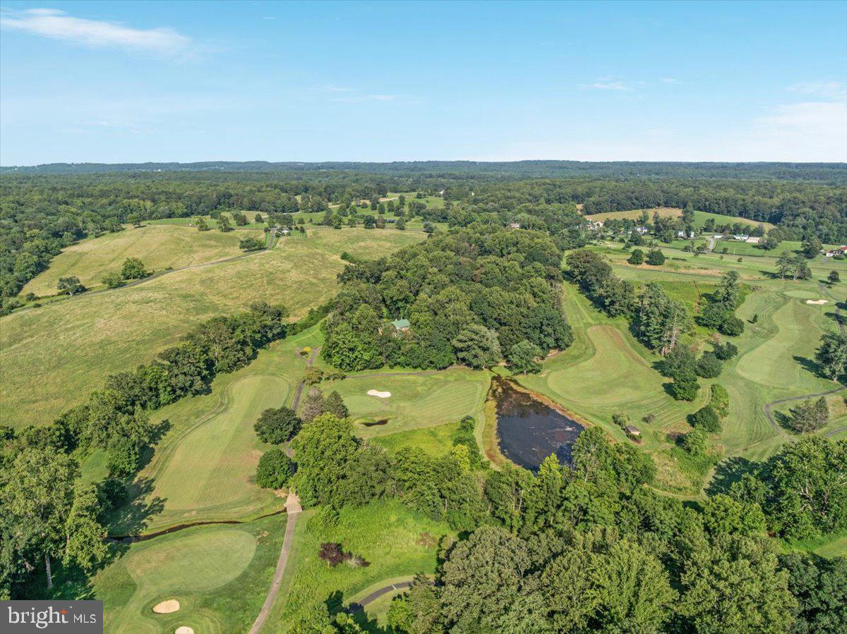 8501 COUNTRY CLUB LN, WARRENTON, Virginia 20186, 5 Bedrooms Bedrooms, ,4 BathroomsBathrooms,Residential,For sale,8501 COUNTRY CLUB LN,VAFQ2017602 MLS # VAFQ2017602