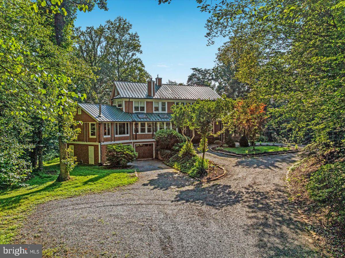 8501 COUNTRY CLUB LN, WARRENTON, Virginia 20186, 5 Bedrooms Bedrooms, ,4 BathroomsBathrooms,Residential,For sale,8501 COUNTRY CLUB LN,VAFQ2017602 MLS # VAFQ2017602