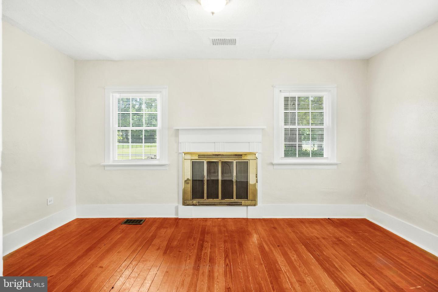 10287 DAHLGREN ROAD, KING GEORGE, Virginia 22485, 3 Bedrooms Bedrooms, 9 Rooms Rooms,2 BathroomsBathrooms,Residential,For sale,10287 DAHLGREN ROAD,VAKG2006766 MLS # VAKG2006766