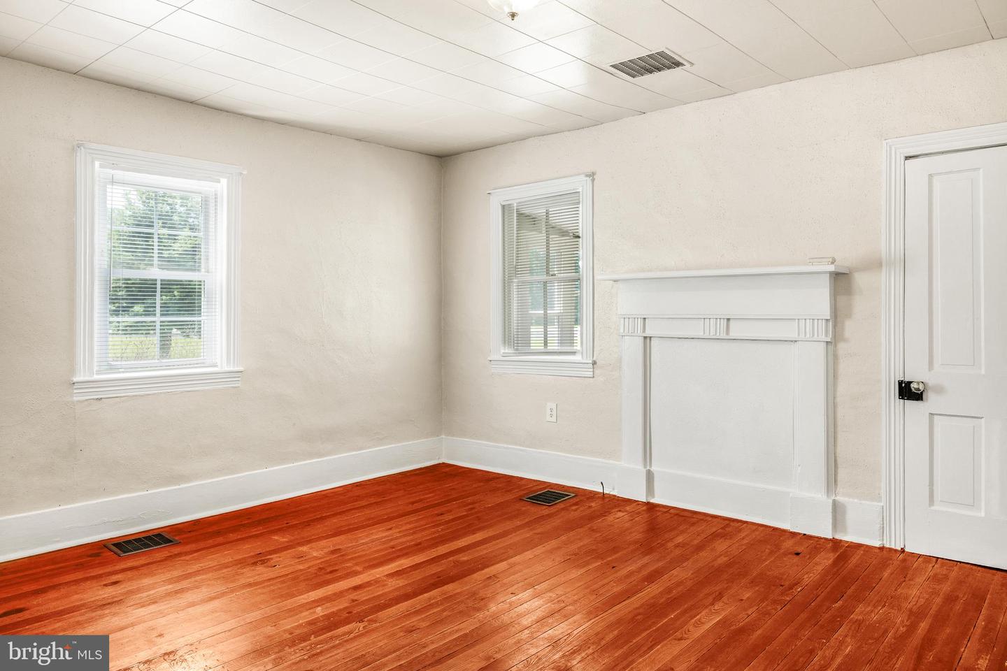 10287 DAHLGREN ROAD, KING GEORGE, Virginia 22485, 3 Bedrooms Bedrooms, 9 Rooms Rooms,2 BathroomsBathrooms,Residential,For sale,10287 DAHLGREN ROAD,VAKG2006766 MLS # VAKG2006766
