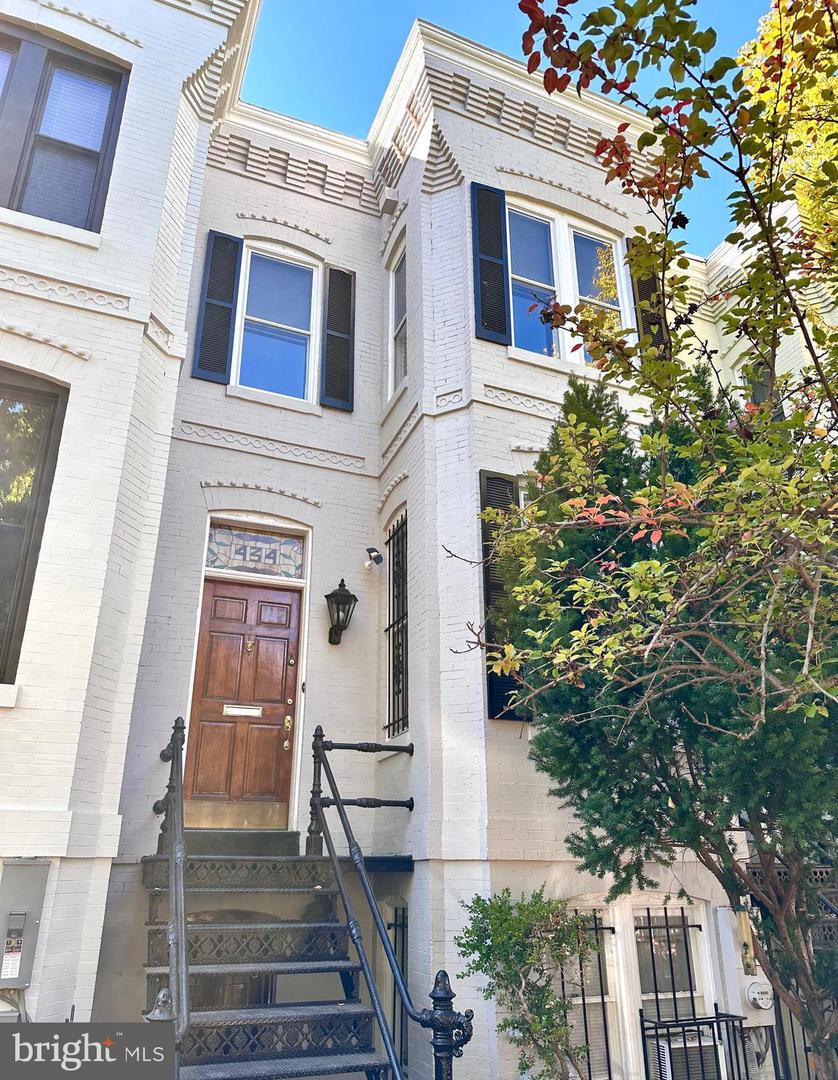 434 6TH ST NE, WASHINGTON, District Of Columbia 20002, 3 Bedrooms Bedrooms, ,2 BathroomsBathrooms,Residential,For sale,434 6TH ST NE,DCDC2212142 MLS # DCDC2212142