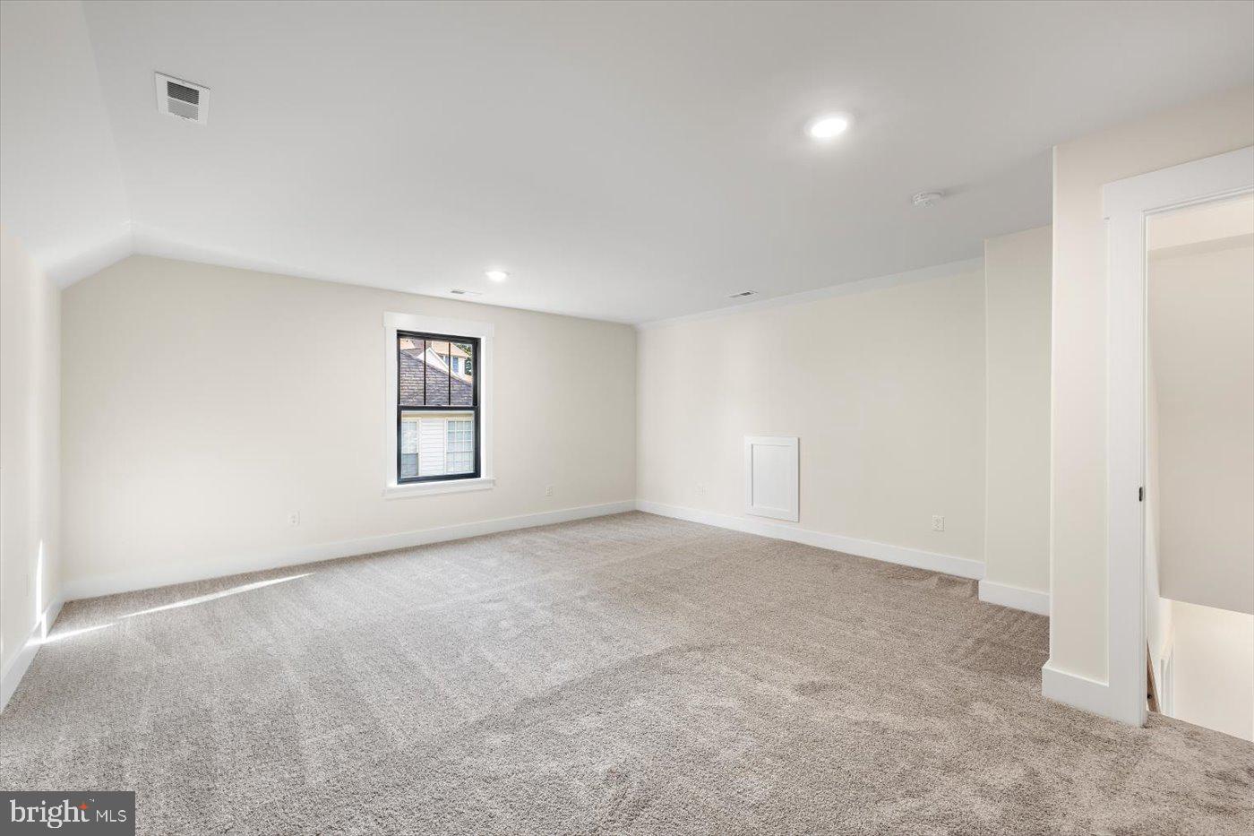111 HUNTINGTON HILLS LN, FREDERICKSBURG, Virginia 22401, 4 Bedrooms Bedrooms, ,3 BathroomsBathrooms,Residential,For sale,111 HUNTINGTON HILLS LN,VAFB2008652 MLS # VAFB2008652