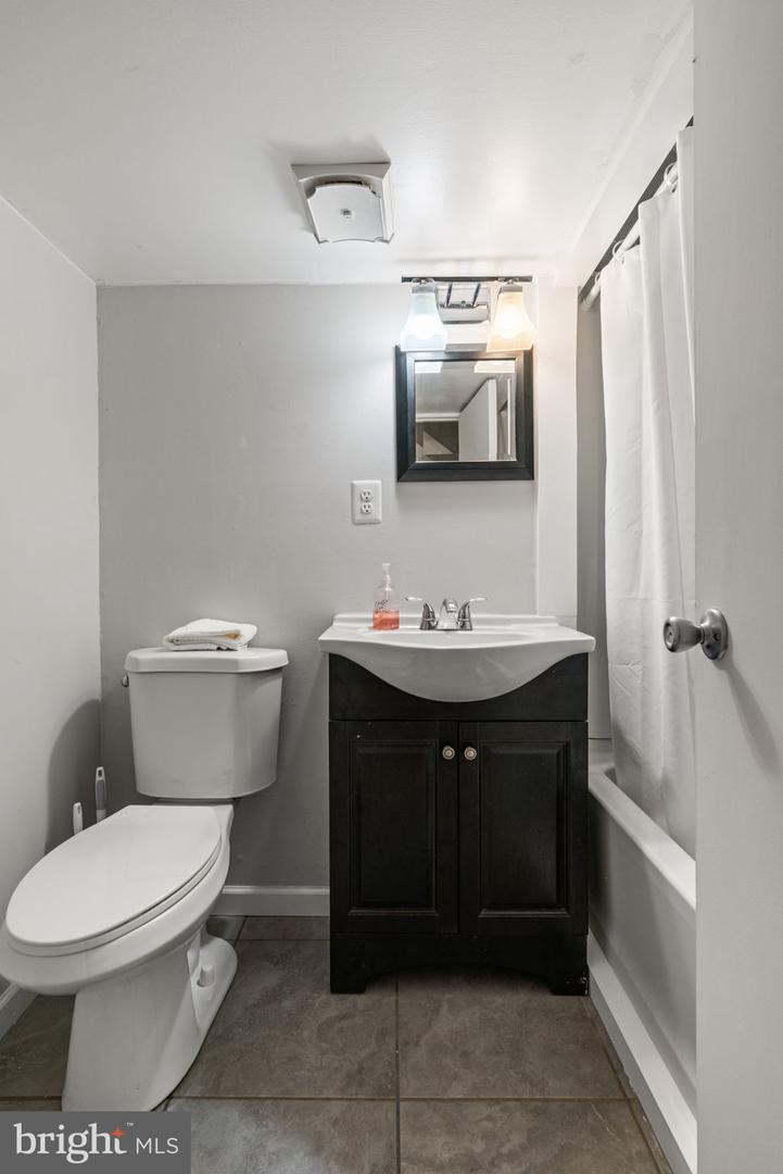 6465 BLARNEY STONE CT, SPRINGFIELD, Virginia 22152, 3 Bedrooms Bedrooms, ,3 BathroomsBathrooms,Residential,For sale,6465 BLARNEY STONE CT,VAFX2257676 MLS # VAFX2257676