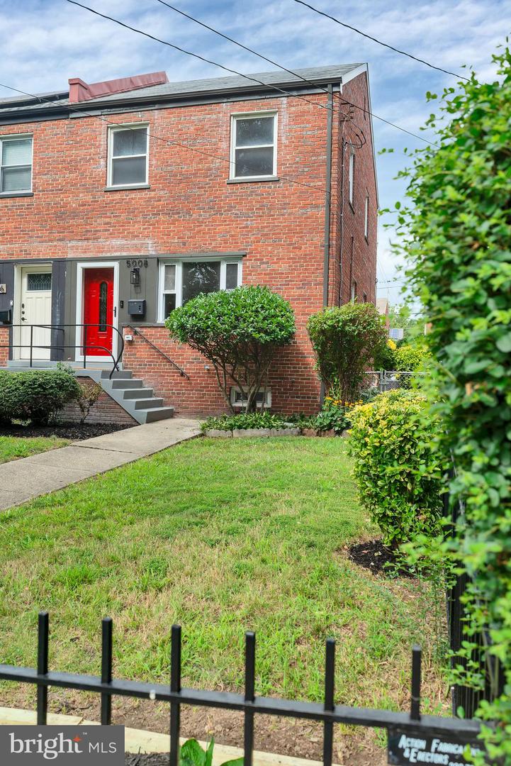 5008 11TH ST NE, WASHINGTON, District Of Columbia 20017, 4 Bedrooms Bedrooms, ,2 BathroomsBathrooms,Residential,For sale,5008 11TH ST NE,DCDC2211936 MLS # DCDC2211936