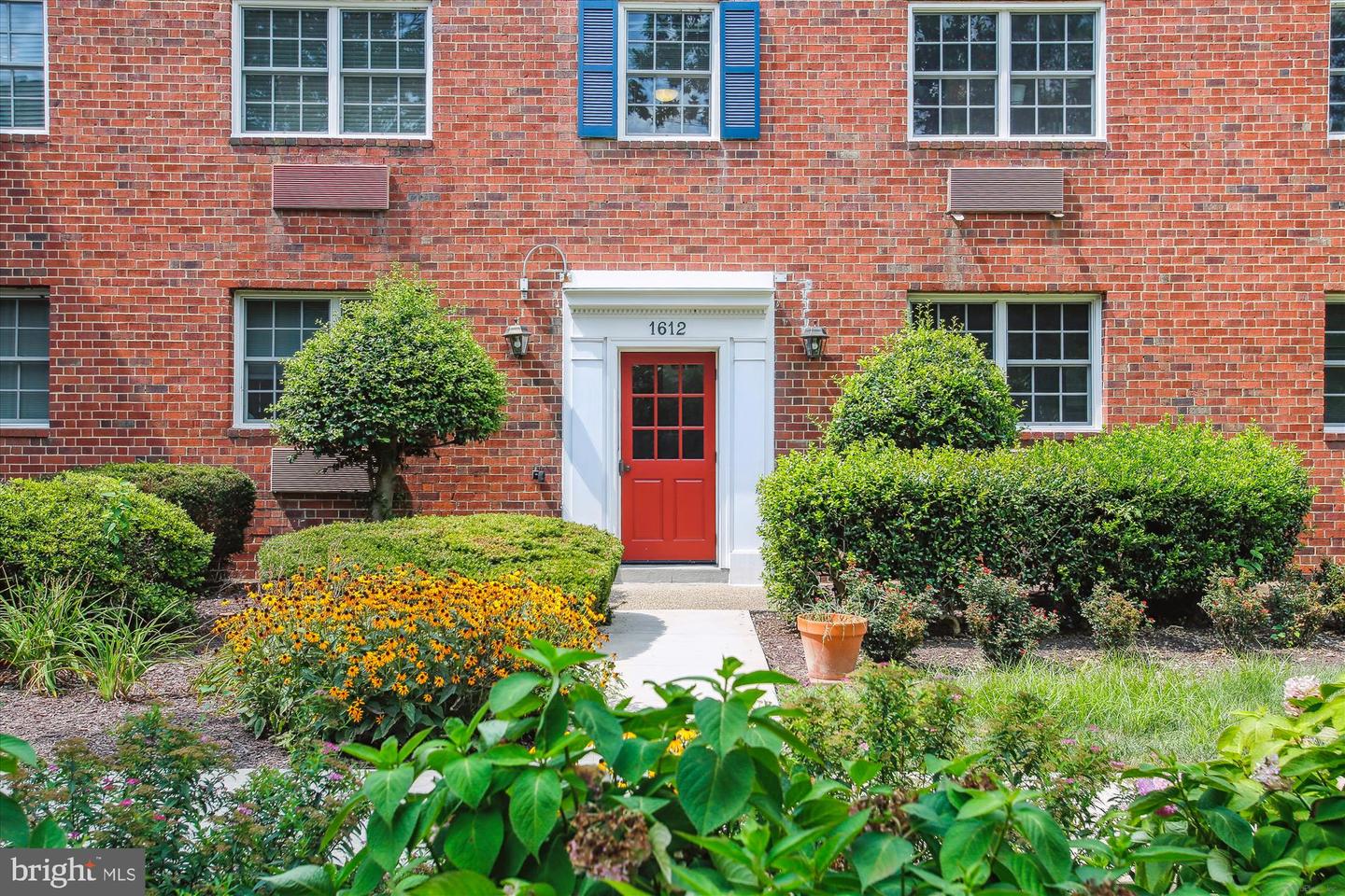 1612 W ABINGDON DR #202, ALEXANDRIA, Virginia 22314, 1 Bedroom Bedrooms, ,1 BathroomBathrooms,Residential,For sale,1612 W ABINGDON DR #202,VAAX2047844 MLS # VAAX2047844