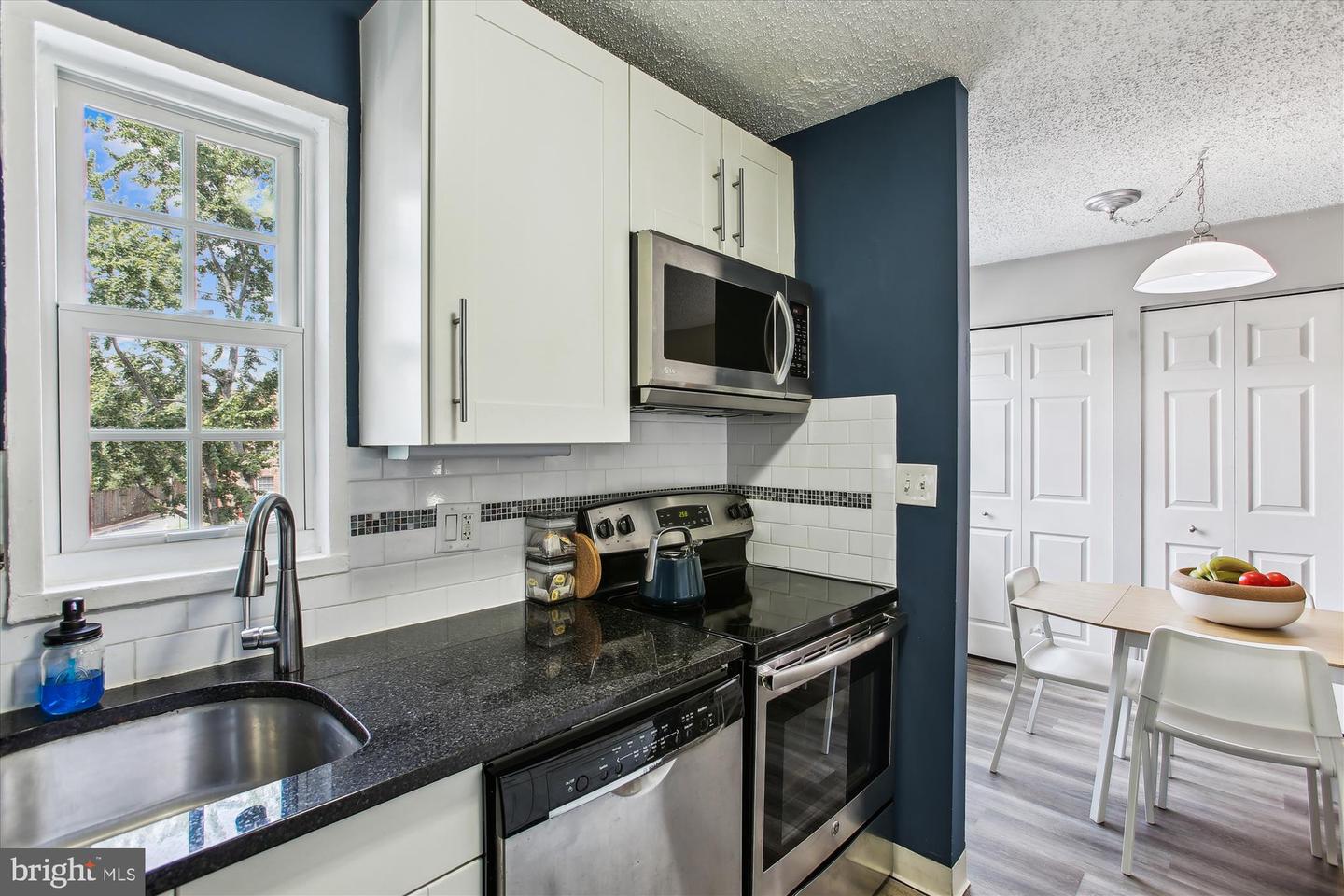 1612 W ABINGDON DR #202, ALEXANDRIA, Virginia 22314, 1 Bedroom Bedrooms, ,1 BathroomBathrooms,Residential,For sale,1612 W ABINGDON DR #202,VAAX2047844 MLS # VAAX2047844