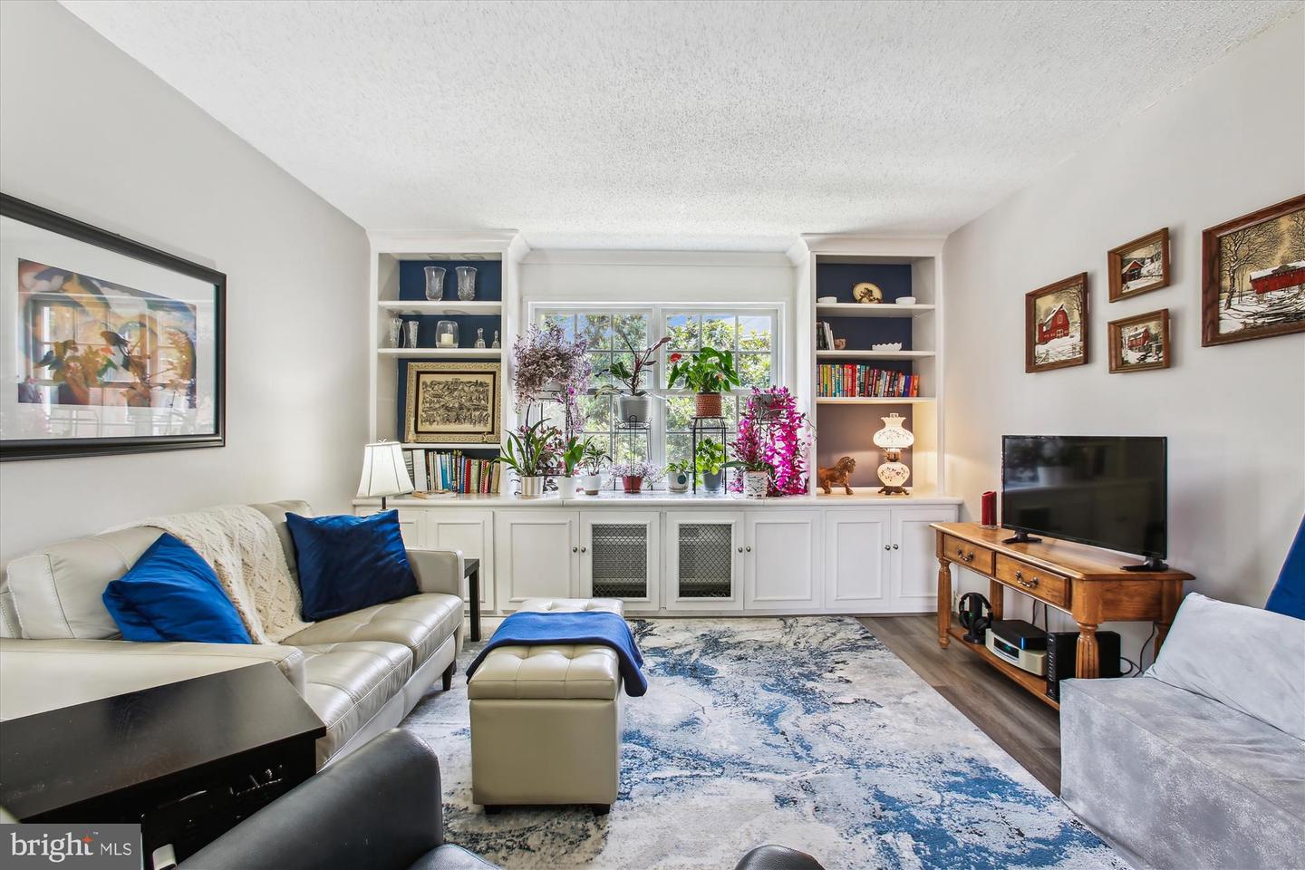 1612 W ABINGDON DR #202, ALEXANDRIA, Virginia 22314, 1 Bedroom Bedrooms, ,1 BathroomBathrooms,Residential,For sale,1612 W ABINGDON DR #202,VAAX2047844 MLS # VAAX2047844