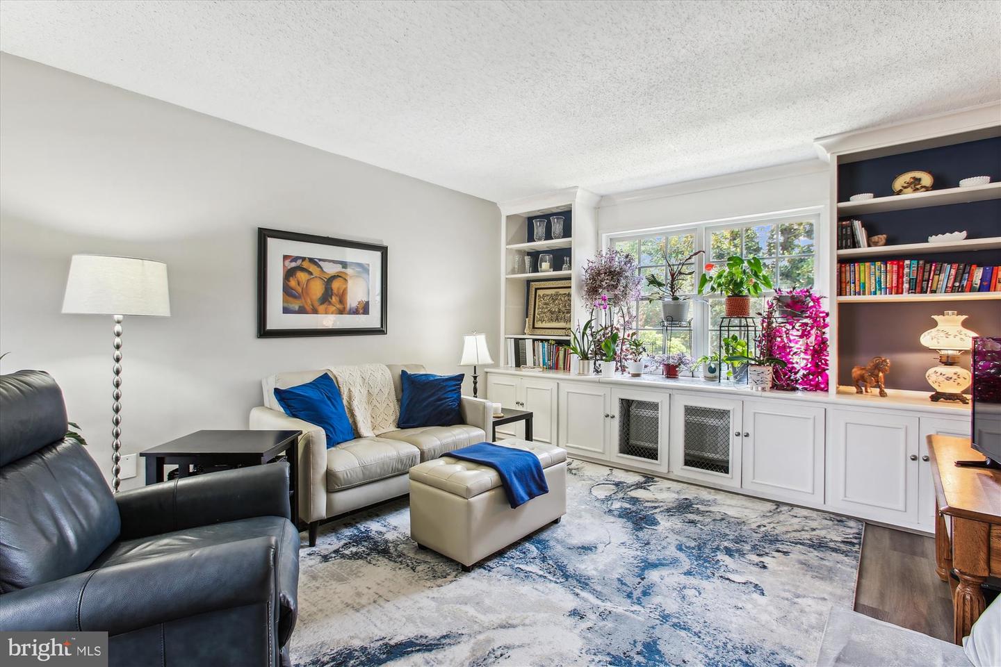1612 W ABINGDON DR #202, ALEXANDRIA, Virginia 22314, 1 Bedroom Bedrooms, ,1 BathroomBathrooms,Residential,For sale,1612 W ABINGDON DR #202,VAAX2047844 MLS # VAAX2047844