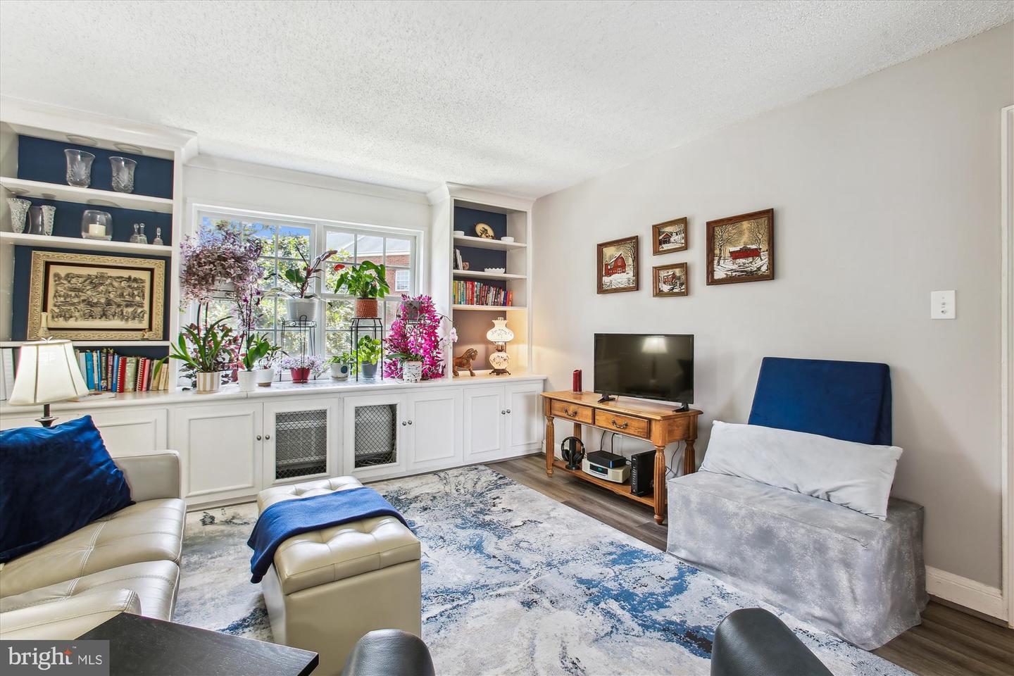 1612 W ABINGDON DR #202, ALEXANDRIA, Virginia 22314, 1 Bedroom Bedrooms, ,1 BathroomBathrooms,Residential,For sale,1612 W ABINGDON DR #202,VAAX2047844 MLS # VAAX2047844