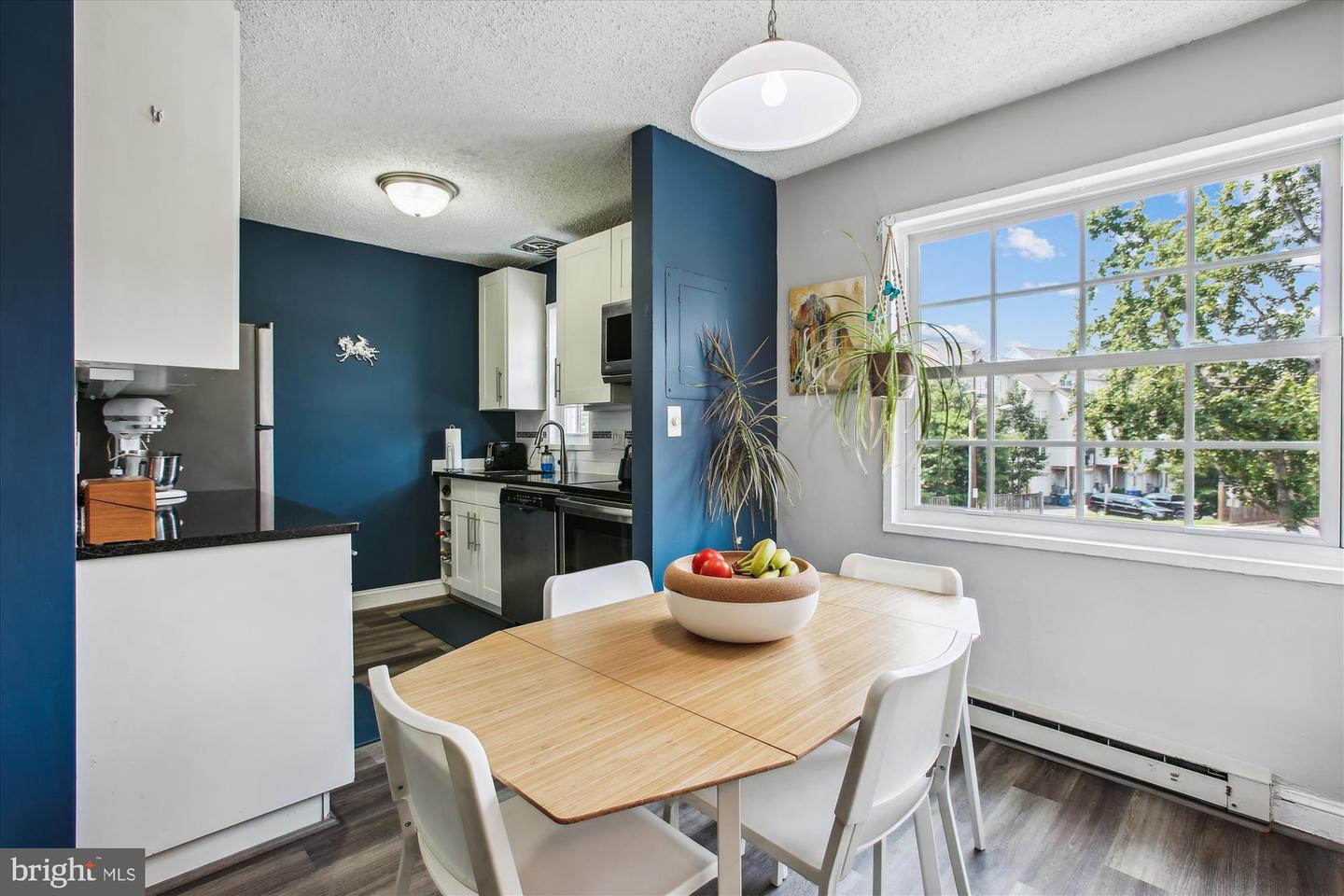 1612 W ABINGDON DR #202, ALEXANDRIA, Virginia 22314, 1 Bedroom Bedrooms, ,1 BathroomBathrooms,Residential,For sale,1612 W ABINGDON DR #202,VAAX2047844 MLS # VAAX2047844