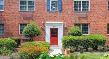 1612 W ABINGDON DR #202, ALEXANDRIA, Virginia 22314, 1 Bedroom Bedrooms, ,1 BathroomBathrooms,Residential,For sale,1612 W ABINGDON DR #202,VAAX2047844 MLS # VAAX2047844