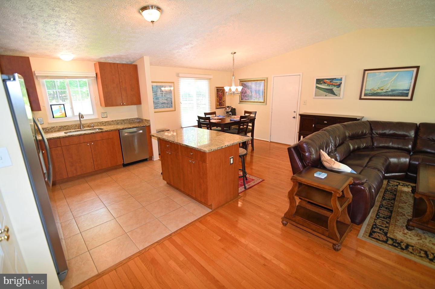 104 SILVERLEAF CT, STERLING, Virginia 20164, 3 Bedrooms Bedrooms, ,3 BathroomsBathrooms,Residential,For sale,104 SILVERLEAF CT,VALO2103188 MLS # VALO2103188