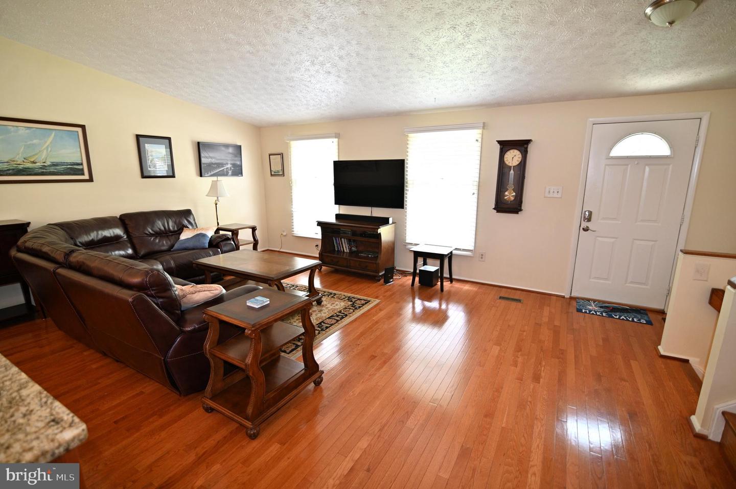 104 SILVERLEAF CT, STERLING, Virginia 20164, 3 Bedrooms Bedrooms, ,3 BathroomsBathrooms,Residential,For sale,104 SILVERLEAF CT,VALO2103188 MLS # VALO2103188