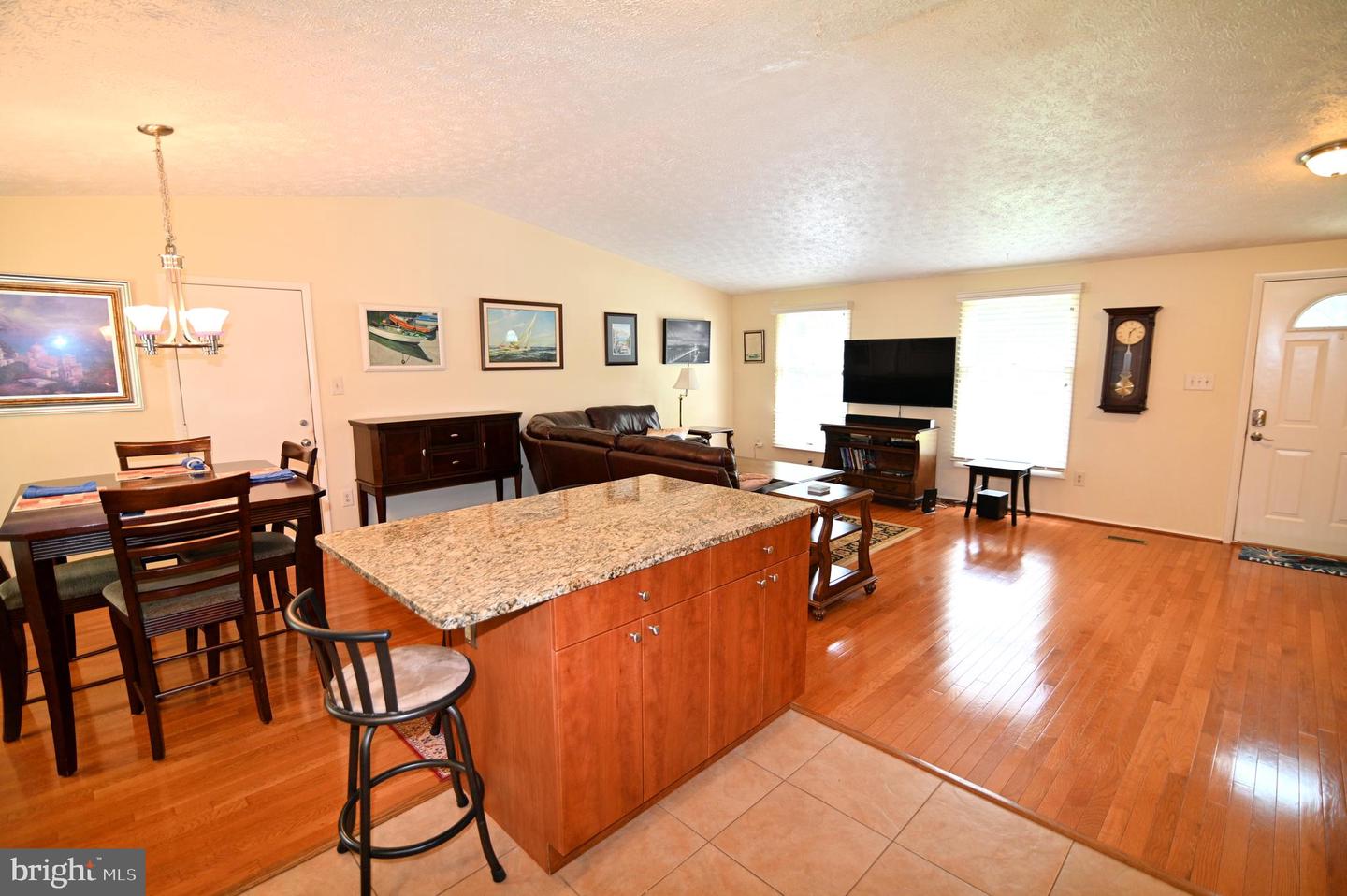 104 SILVERLEAF CT, STERLING, Virginia 20164, 3 Bedrooms Bedrooms, ,3 BathroomsBathrooms,Residential,For sale,104 SILVERLEAF CT,VALO2103188 MLS # VALO2103188