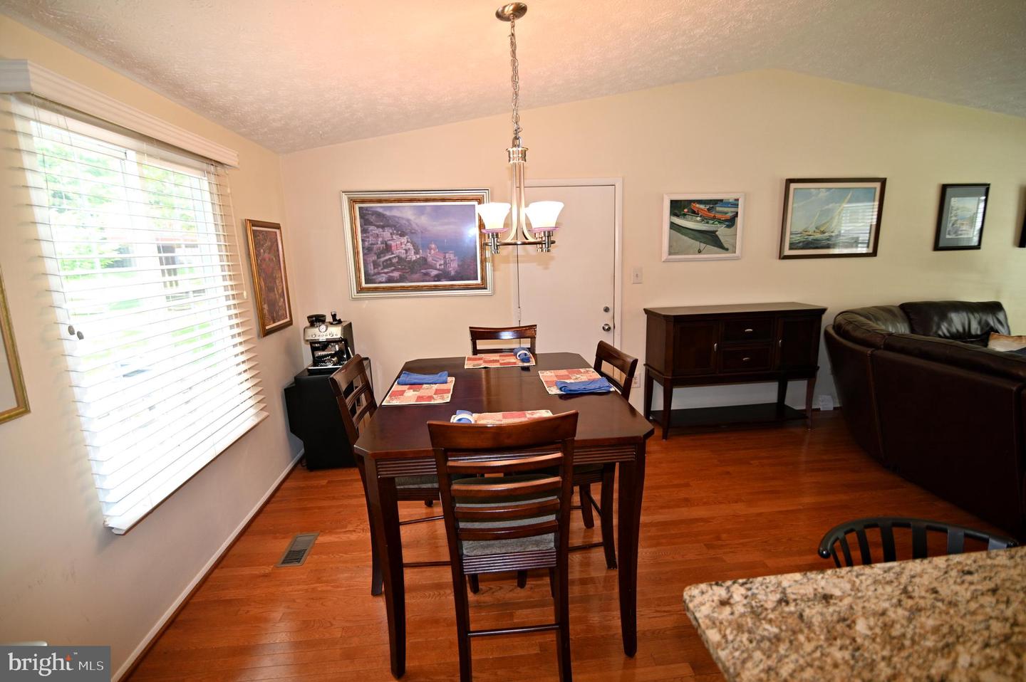 104 SILVERLEAF CT, STERLING, Virginia 20164, 3 Bedrooms Bedrooms, ,3 BathroomsBathrooms,Residential,For sale,104 SILVERLEAF CT,VALO2103188 MLS # VALO2103188
